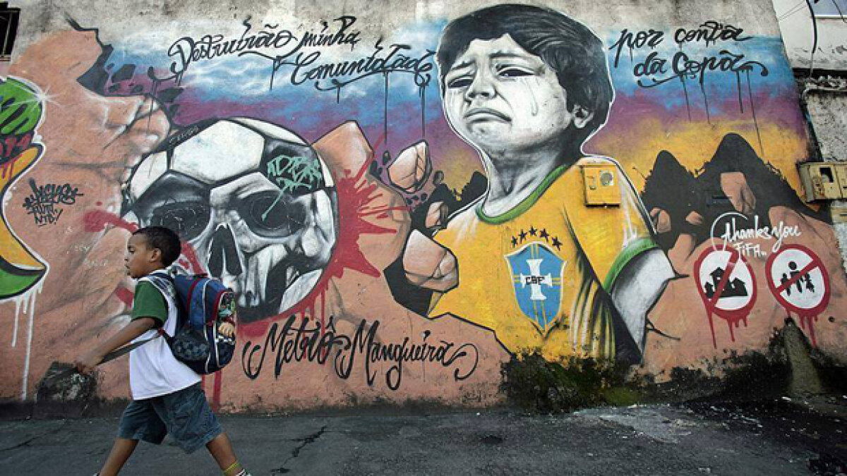 FOTO Brazilienii îşi exprimă revolta şi prin creativitate » Top 14 cele mai puternice graffiti-uri anti-FIFA