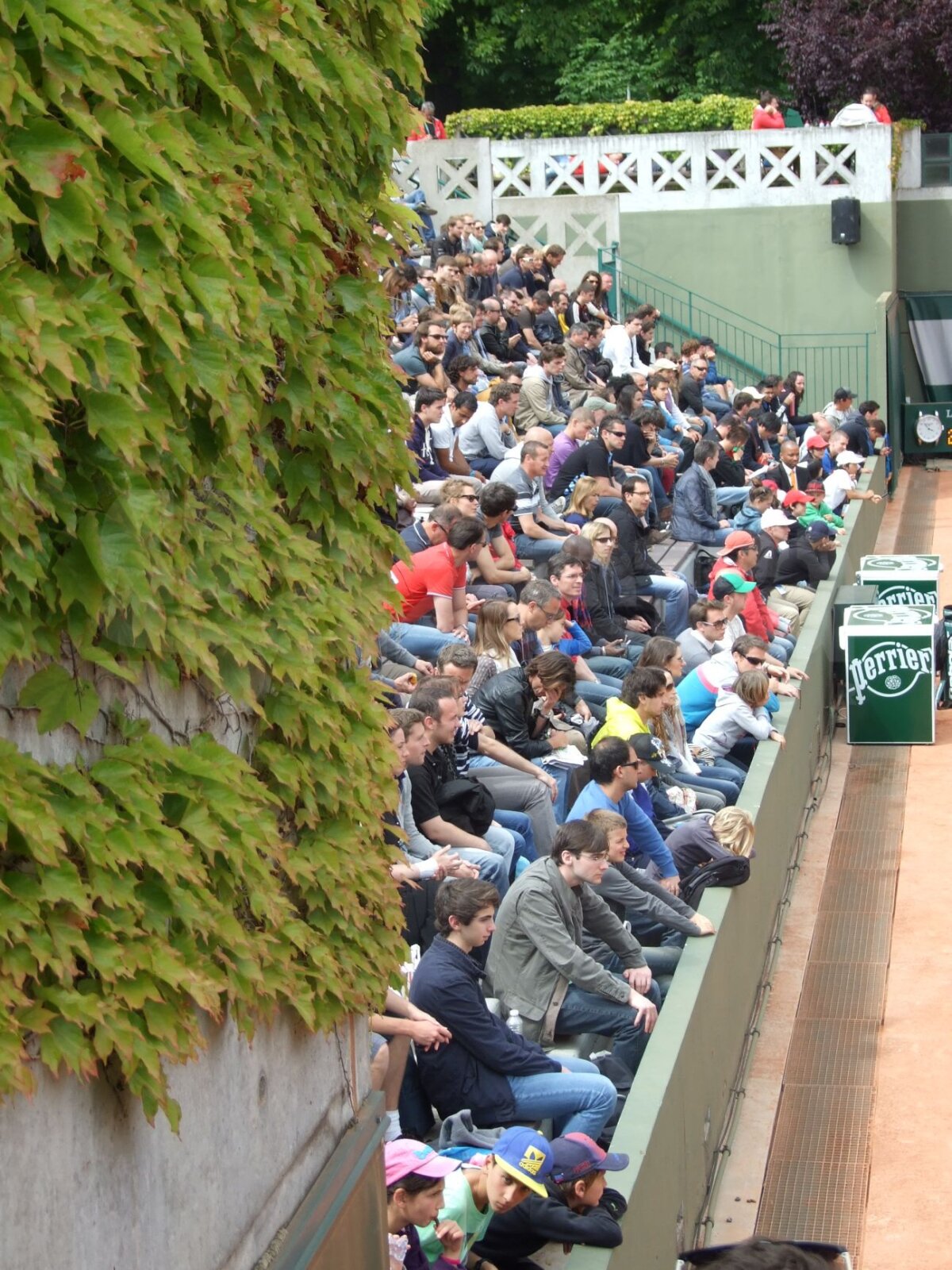 Corespondenţă din Paris » Tenisul cu iederă » Faţa mai puţin cunoscută de la Roland Garros: ce se vede dincolo de ”Philippe-Chatrier”