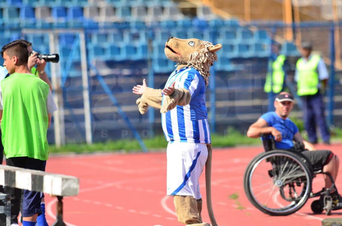 FOTO Nebunie în Bănie! CSU a terminat sezonul pe primul loc şi a sărbătorit cu şampanie şi confetti