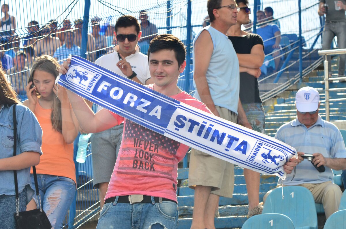 FOTO Nebunie în Bănie! CSU a terminat sezonul pe primul loc şi a sărbătorit cu şampanie şi confetti