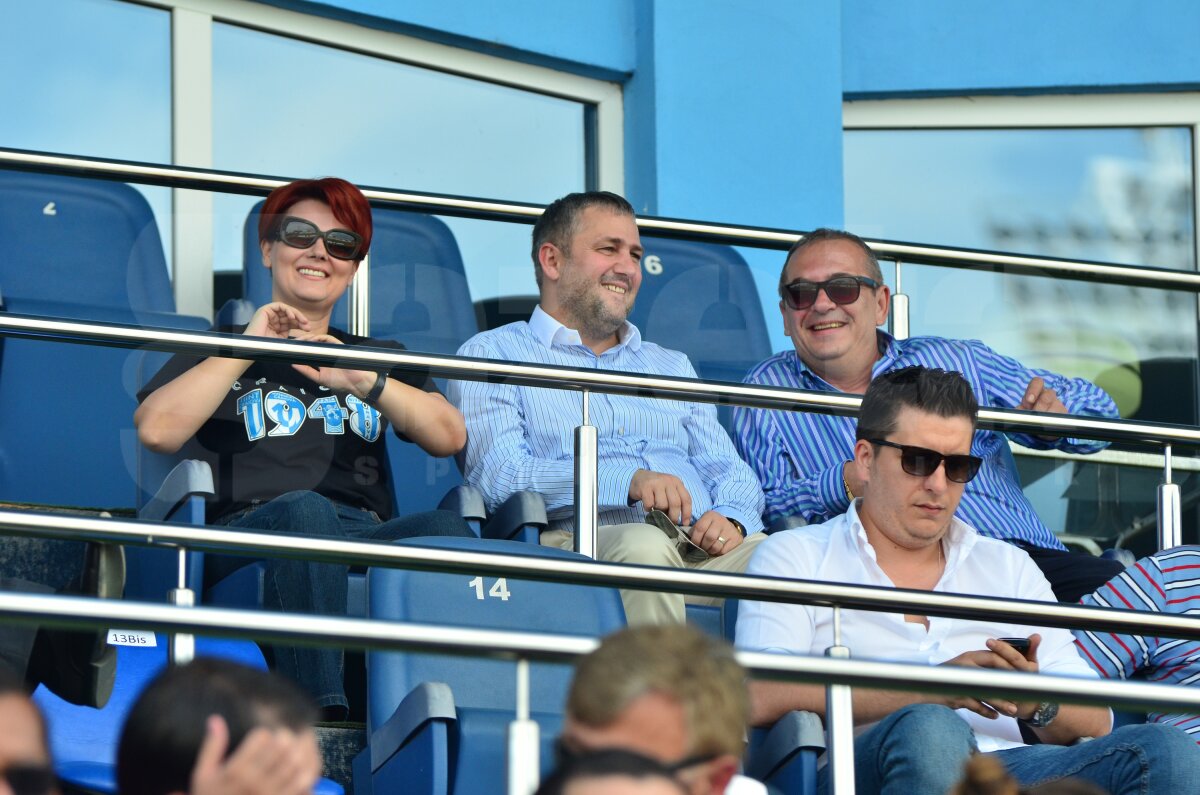 FOTO Nebunie în Bănie! CSU a terminat sezonul pe primul loc şi a sărbătorit cu şampanie şi confetti