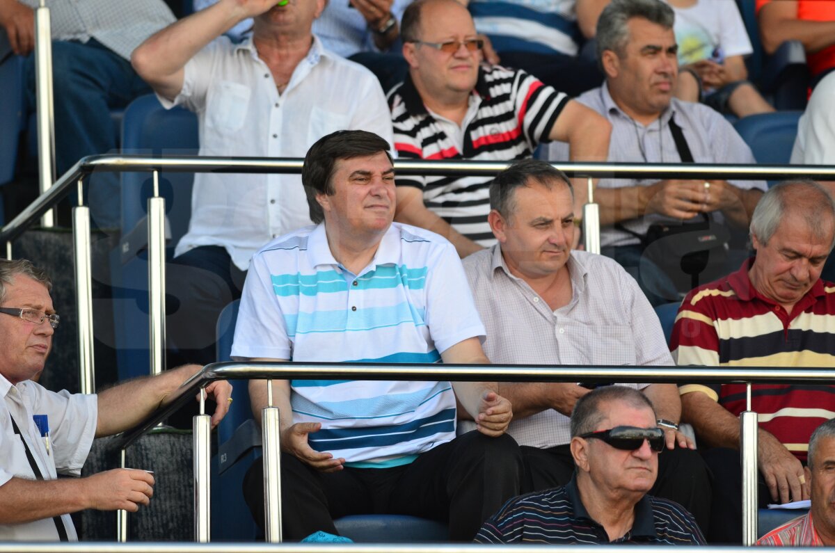 FOTO Nebunie în Bănie! CSU a terminat sezonul pe primul loc şi a sărbătorit cu şampanie şi confetti