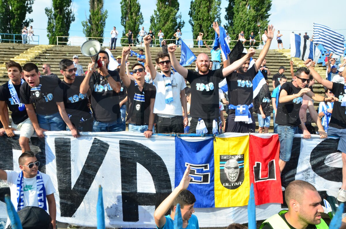 FOTO Nebunie în Bănie! CSU a terminat sezonul pe primul loc şi a sărbătorit cu şampanie şi confetti