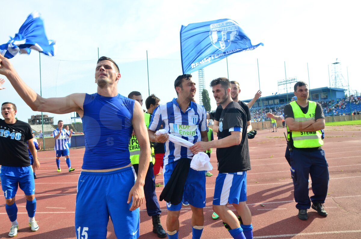 FOTO Nebunie în Bănie! CSU a terminat sezonul pe primul loc şi a sărbătorit cu şampanie şi confetti