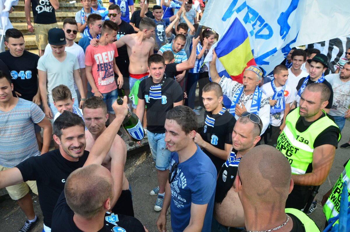 FOTO Nebunie în Bănie! CSU a terminat sezonul pe primul loc şi a sărbătorit cu şampanie şi confetti