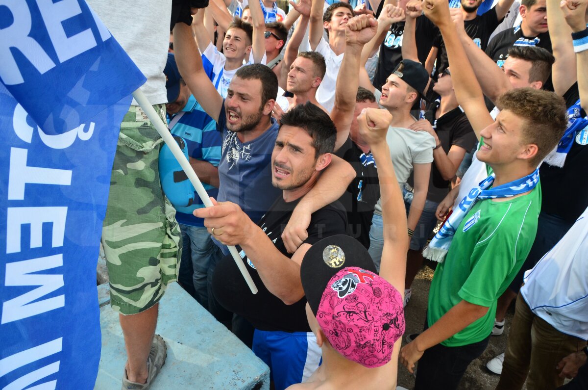 FOTO Nebunie în Bănie! CSU a terminat sezonul pe primul loc şi a sărbătorit cu şampanie şi confetti