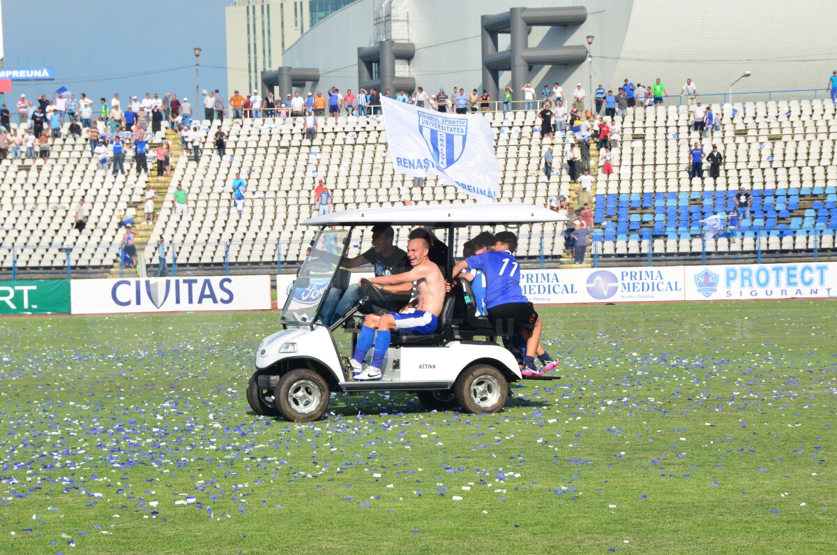 FOTO Nebunie în Bănie! CSU a terminat sezonul pe primul loc şi a sărbătorit cu şampanie şi confetti