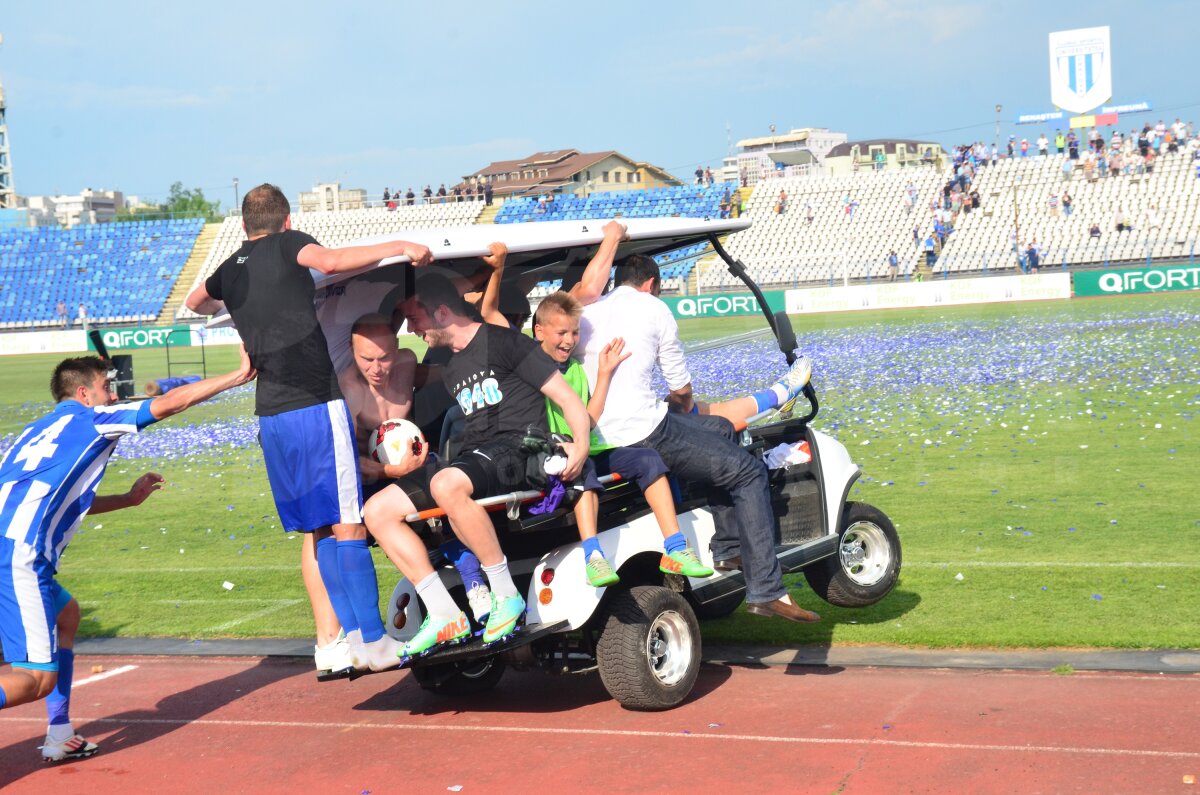 FOTO Nebunie în Bănie! CSU a terminat sezonul pe primul loc şi a sărbătorit cu şampanie şi confetti