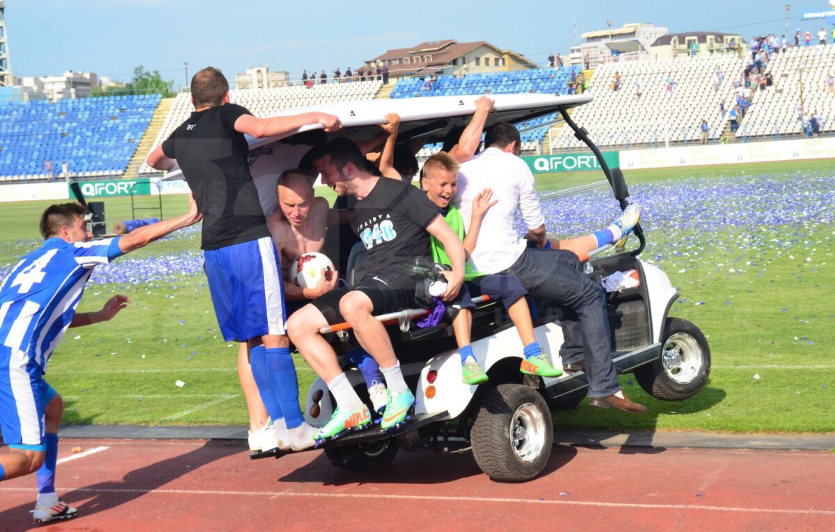 Galerie FOTO Parisul Băniei » CSU i-a învins cu 3-0 pe vîlceni şi a sărbătorit cu fast promovarea în Liga 1