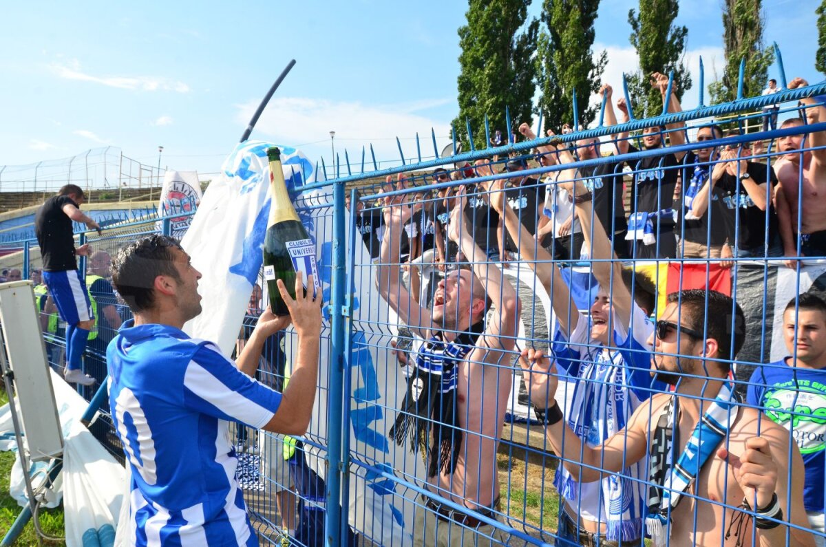 Galerie FOTO Parisul Băniei » CSU i-a învins cu 3-0 pe vîlceni şi a sărbătorit cu fast promovarea în Liga 1