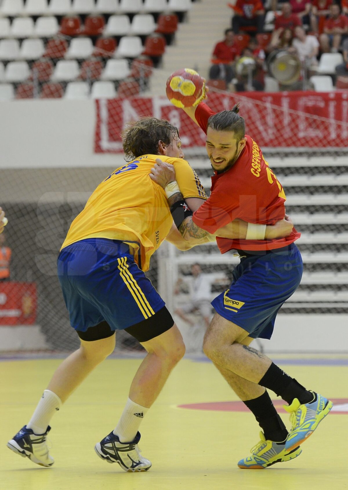 FOTO Am murit cu ei de gît! » România s-a luptat de la egal la egal cu Suedia, dar a cedat pe final la un singur gol: 24-25