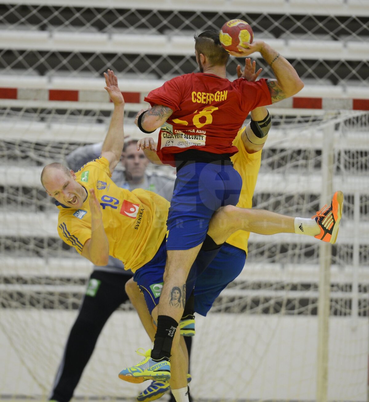 FOTO Am murit cu ei de gît! » România s-a luptat de la egal la egal cu Suedia, dar a cedat pe final la un singur gol: 24-25