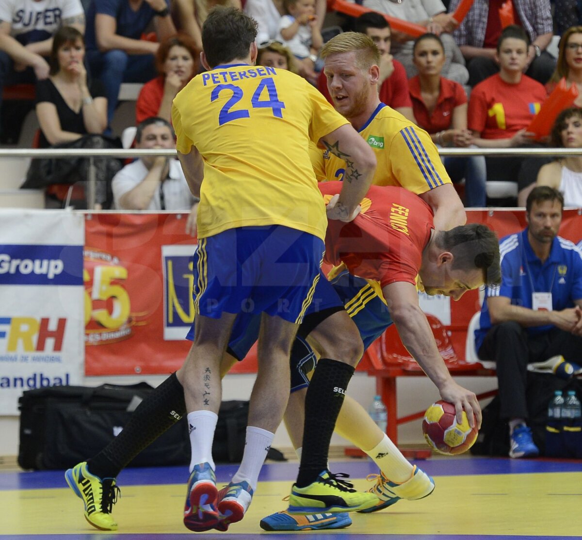 FOTO Am murit cu ei de gît! » România s-a luptat de la egal la egal cu Suedia, dar a cedat pe final la un singur gol: 24-25
