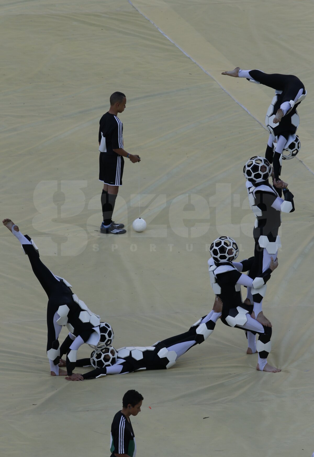 VIDEO ŞI FOTO Imagini spectaculoase din Brazilia, de la ceremonia de deschidere a Campionatului Mondial! J LO a făcut show