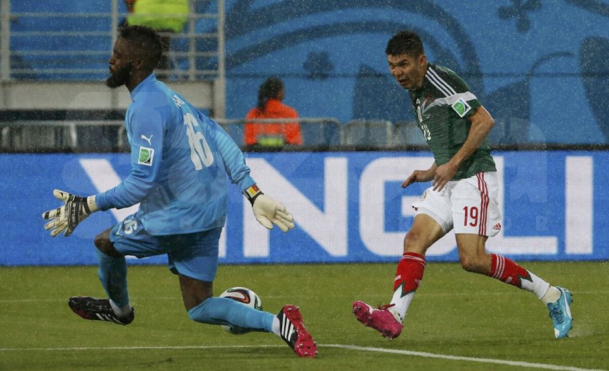 FOTO şi VIDEO A treia-i bună » Mexic a avut două goluri anulate greşit, dar a învins Camerun prin golul lui Peralta, scor 1-0