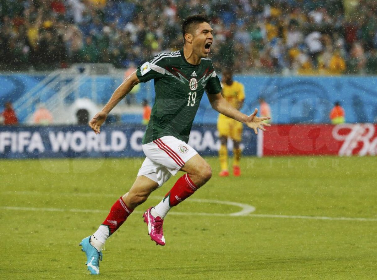 FOTO şi VIDEO A treia-i bună » Mexic a avut două goluri anulate greşit, dar a învins Camerun prin golul lui Peralta, scor 1-0