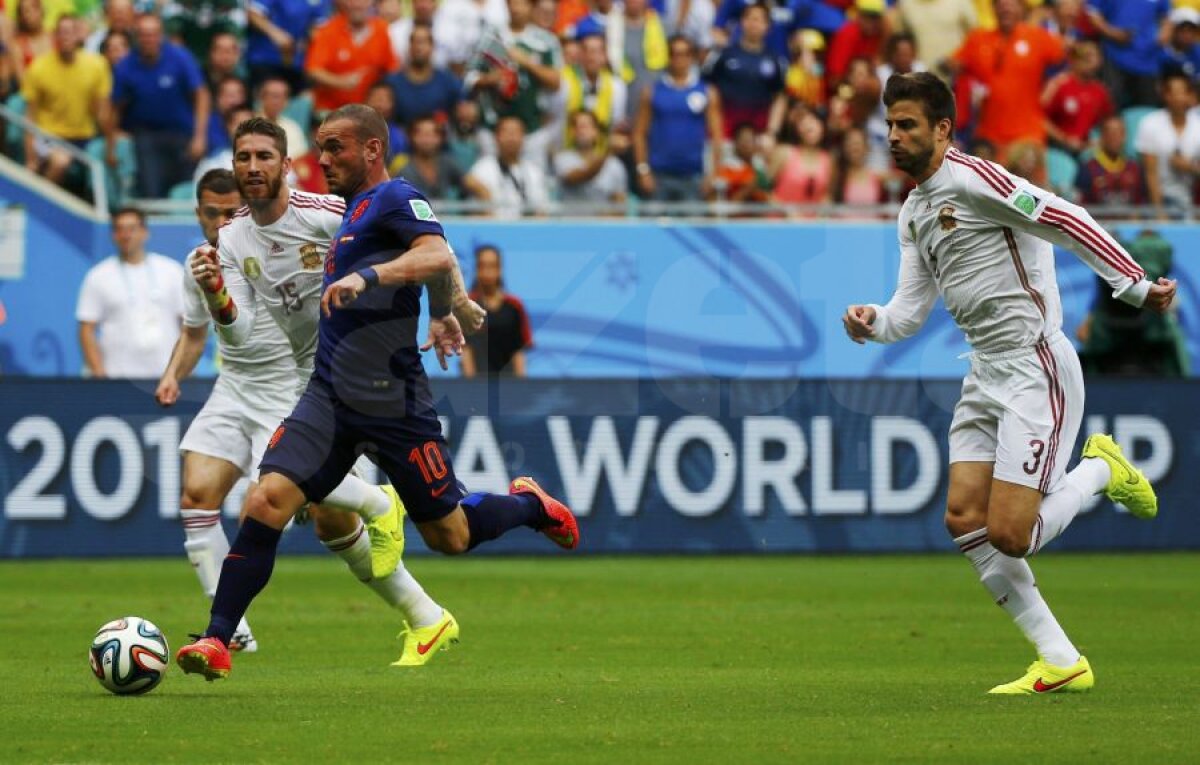 FOTO şi VIDEO Albii nu ştiu să sară » Campionii mondiali au fost umiliţi la debut în Brazilia: Spania - Olanda 1-5