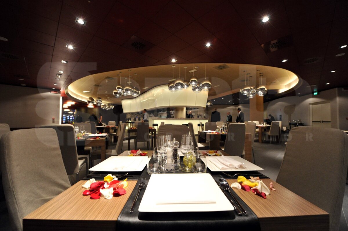 FOTO Lux pentru stelişti în cantonamentul din Alpii Italiei » Cantonament la cazino!