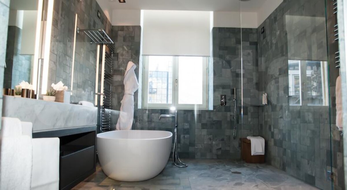 FOTO Lux pentru stelişti în cantonamentul din Alpii Italiei » Cantonament la cazino!