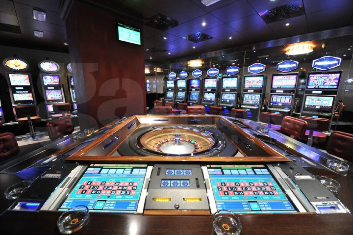 FOTO Lux pentru stelişti în cantonamentul din Alpii Italiei » Cantonament la cazino!