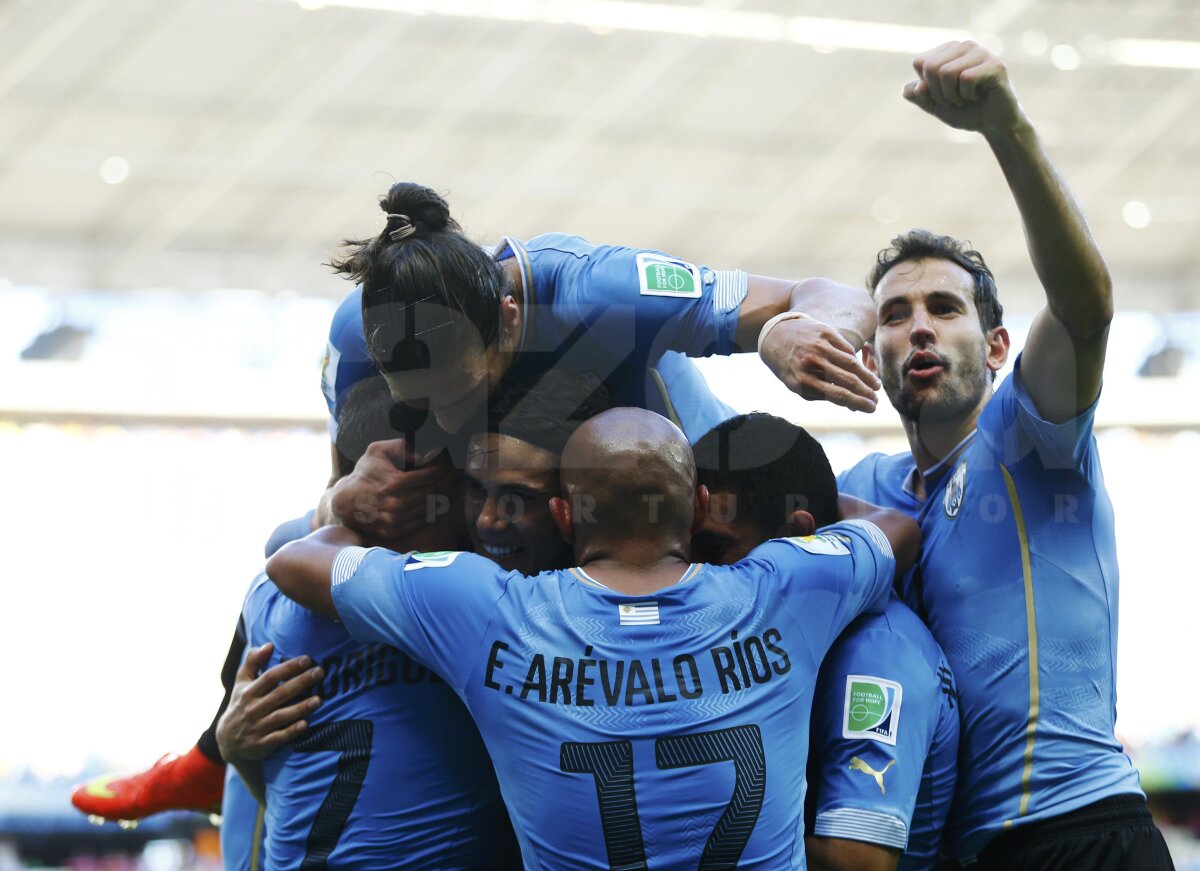 VIDEO+FOTO Surpriză de proporţii » Costa Rica spulberă calculele hîrtiei şi învinge Uruguayul cu 3-1!