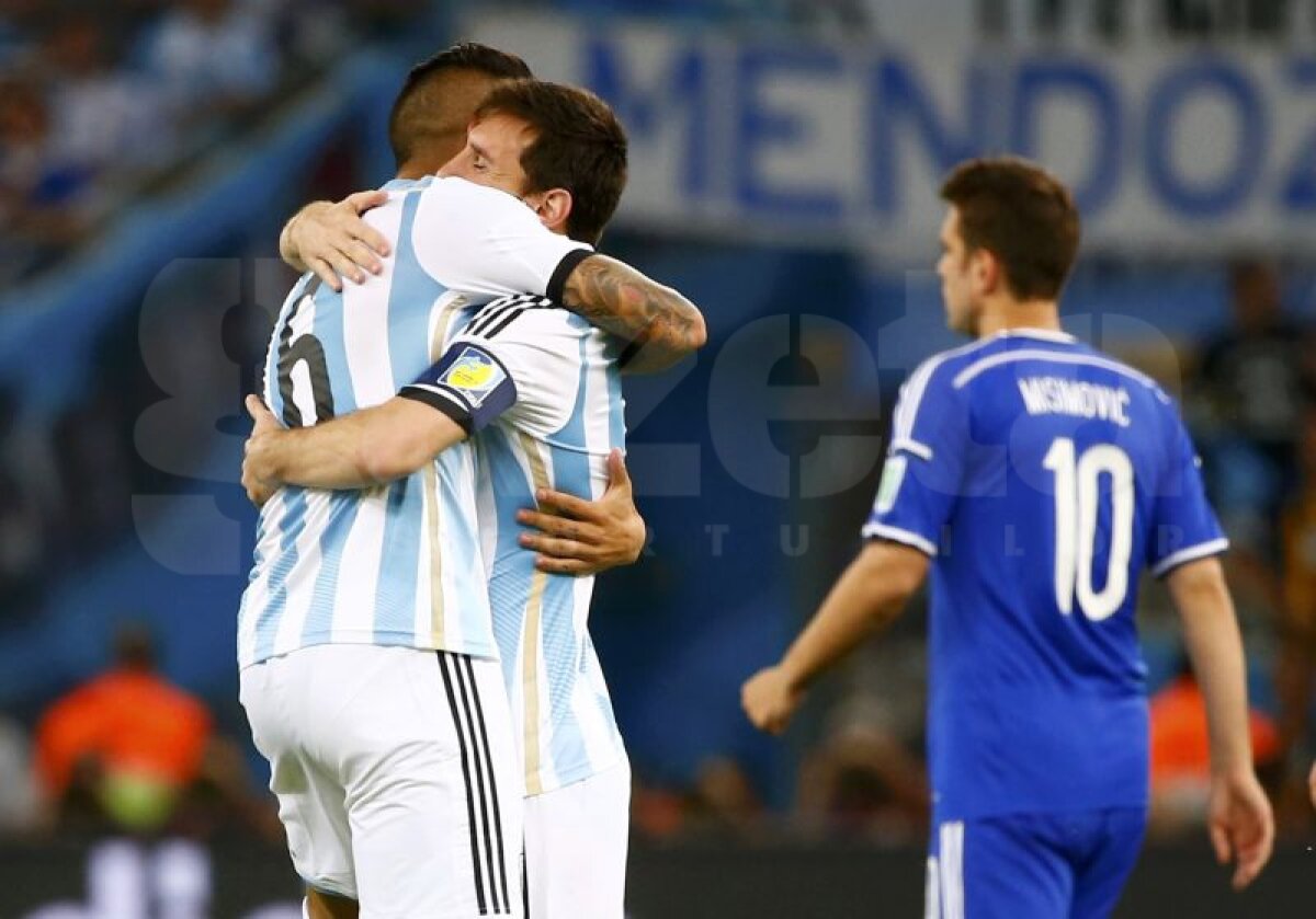 VIDEO & FOTO » Argentina - Bosnia 2-1 » Apostrofat şi apoi aclamat, Lionel Messi şi-a salvat echipa în meciul de debut al formaţiei albiceleste la Mondial