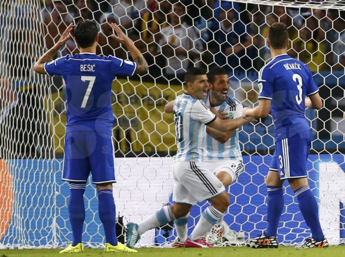 VIDEO & FOTO » Argentina - Bosnia 2-1 » Apostrofat şi apoi aclamat, Lionel Messi şi-a salvat echipa în meciul de debut al formaţiei albiceleste la Mondial