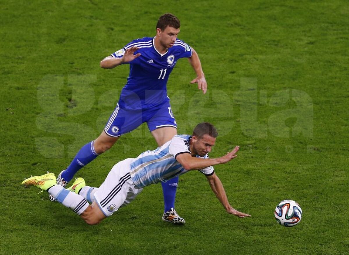 VIDEO & FOTO » Argentina - Bosnia 2-1 » Apostrofat şi apoi aclamat, Lionel Messi şi-a salvat echipa în meciul de debut al formaţiei albiceleste la Mondial