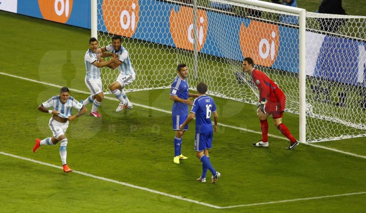 VIDEO & FOTO » Argentina - Bosnia 2-1 » Apostrofat şi apoi aclamat, Lionel Messi şi-a salvat echipa în meciul de debut al formaţiei albiceleste la Mondial