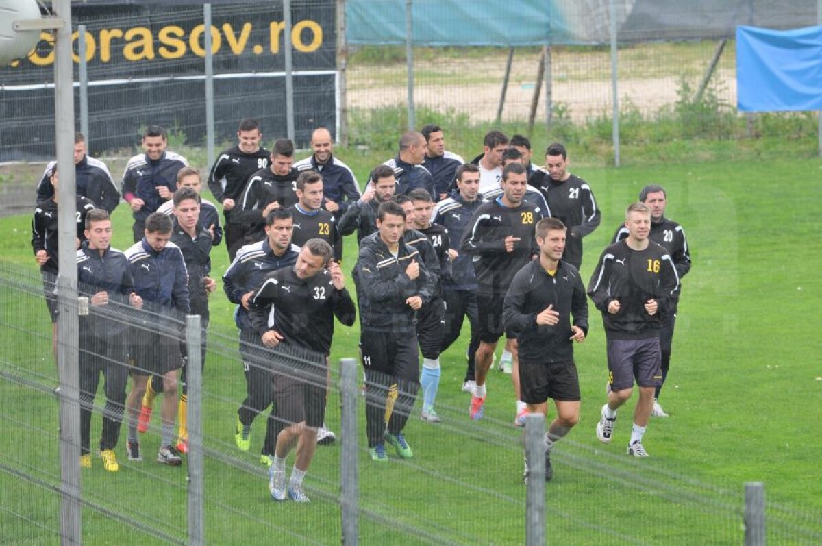GALERIE FOTO FC Braşov s-a reunit azi » Schimbări importante în lotul lui Cornel Ţălnar