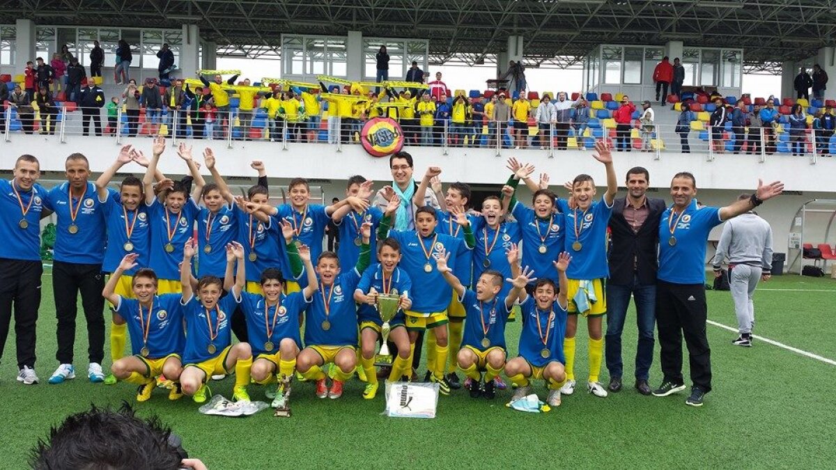 FOTO Vaslui a învins Academia Gheorghe Hagi şi e campioană naţională la juniori D