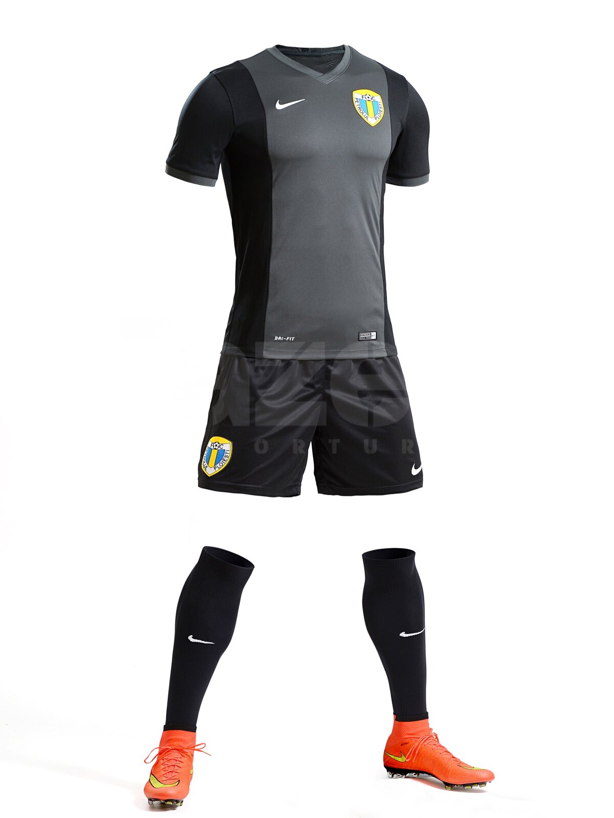 GALERIE FOTO » Petrolul şi-a lansat noul echipament cu care va juca în sezonul viitor