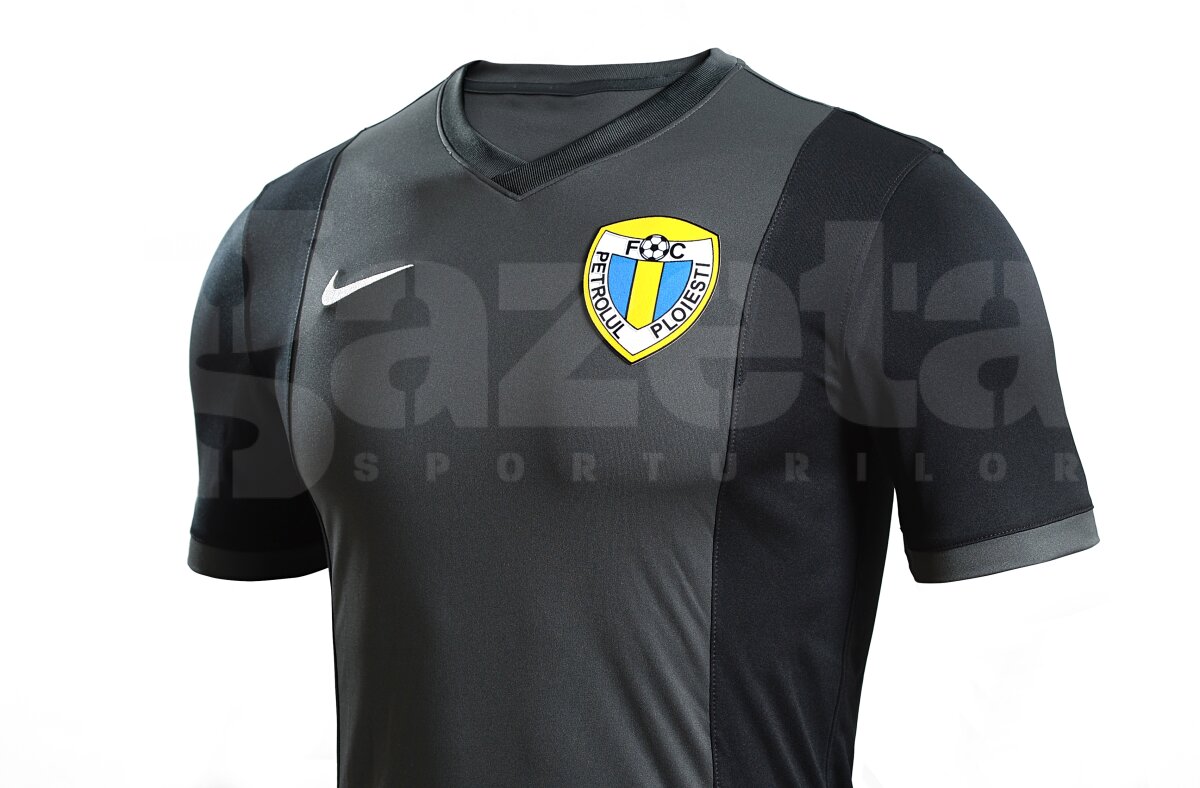 GALERIE FOTO » Petrolul şi-a lansat noul echipament cu care va juca în sezonul viitor