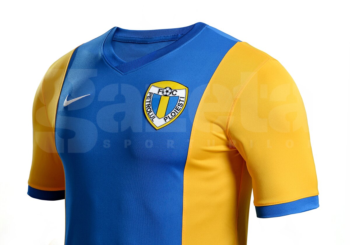 GALERIE FOTO » Petrolul şi-a lansat noul echipament cu care va juca în sezonul viitor