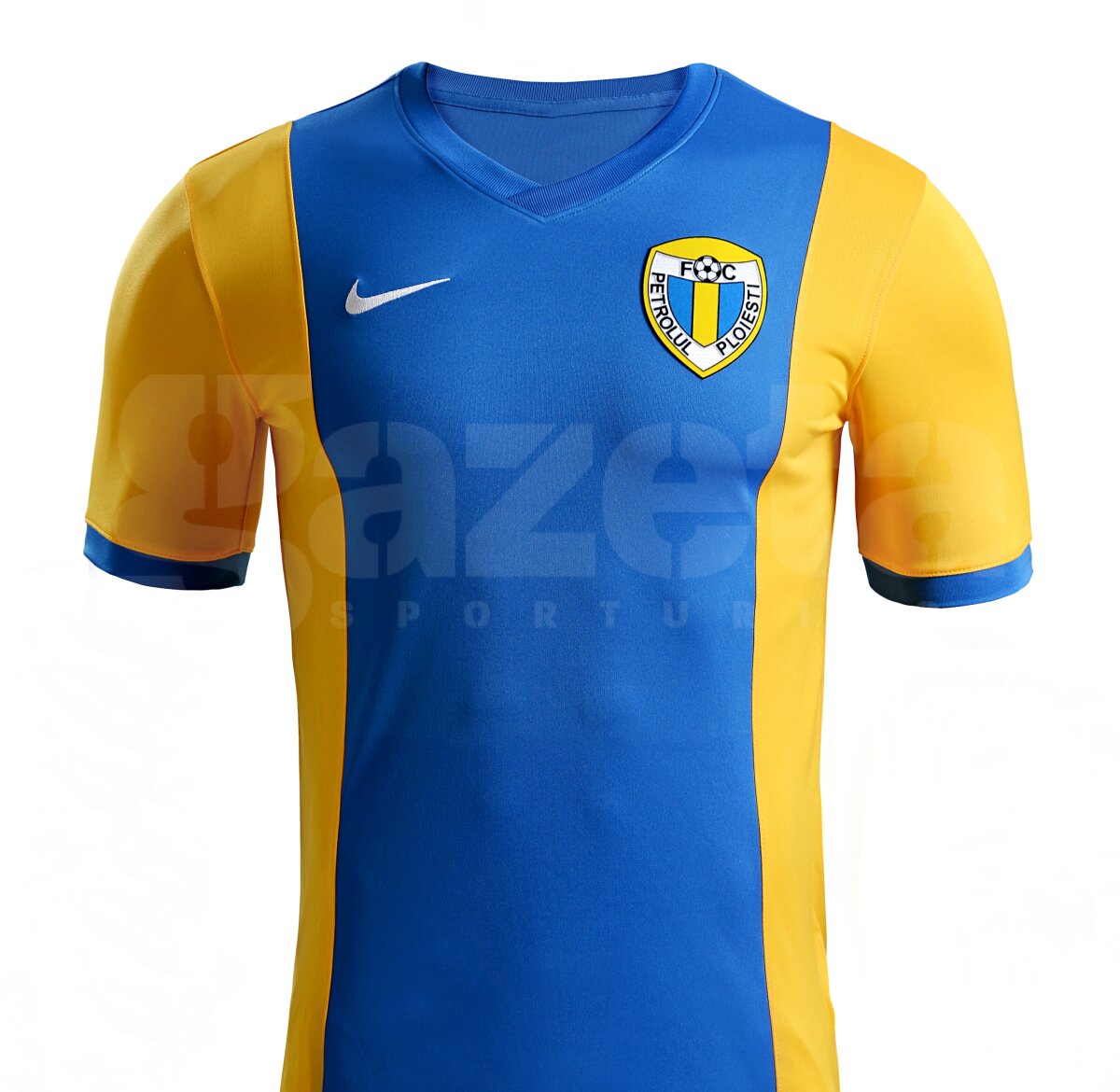 GALERIE FOTO » Petrolul şi-a lansat noul echipament cu care va juca în sezonul viitor