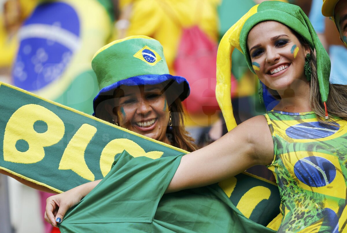 GALERIE FOTO Show în tribune » Brazilienii şi mexicanii, candidaţi la cei mai tari suporteri de la Mondial
