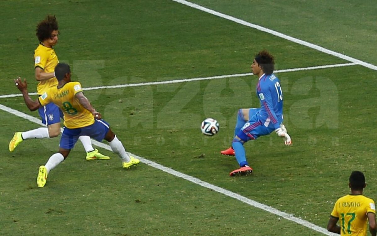 FOTO&VIDEO Ochoa le-a pus frînă » Brazilia s-a împiedicat de Mexic, scor 0-0