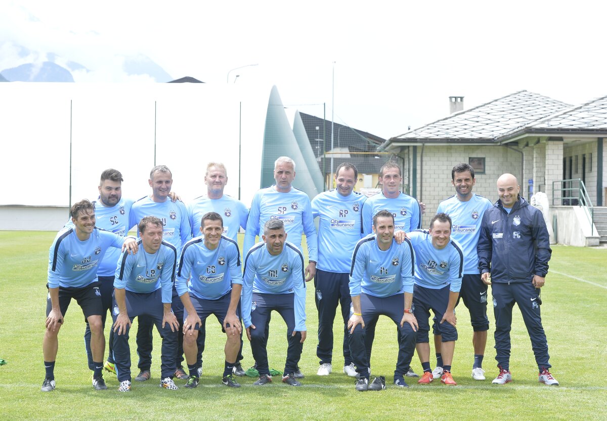 FOTO Costel Gâlcă, la prima victorie ;) Execuţii acrobatice şi goluri spectaculoase în amicalul între membrii staff-ului stelist