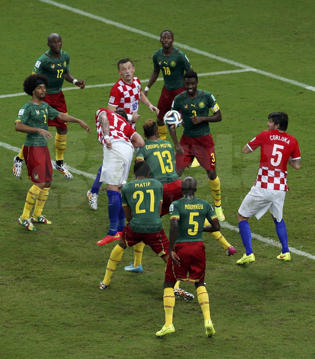 VIDEO şi FOTO Camerun - Croaţia 0-4 » Europenii păstrează şanse reale de a merge mai departe
