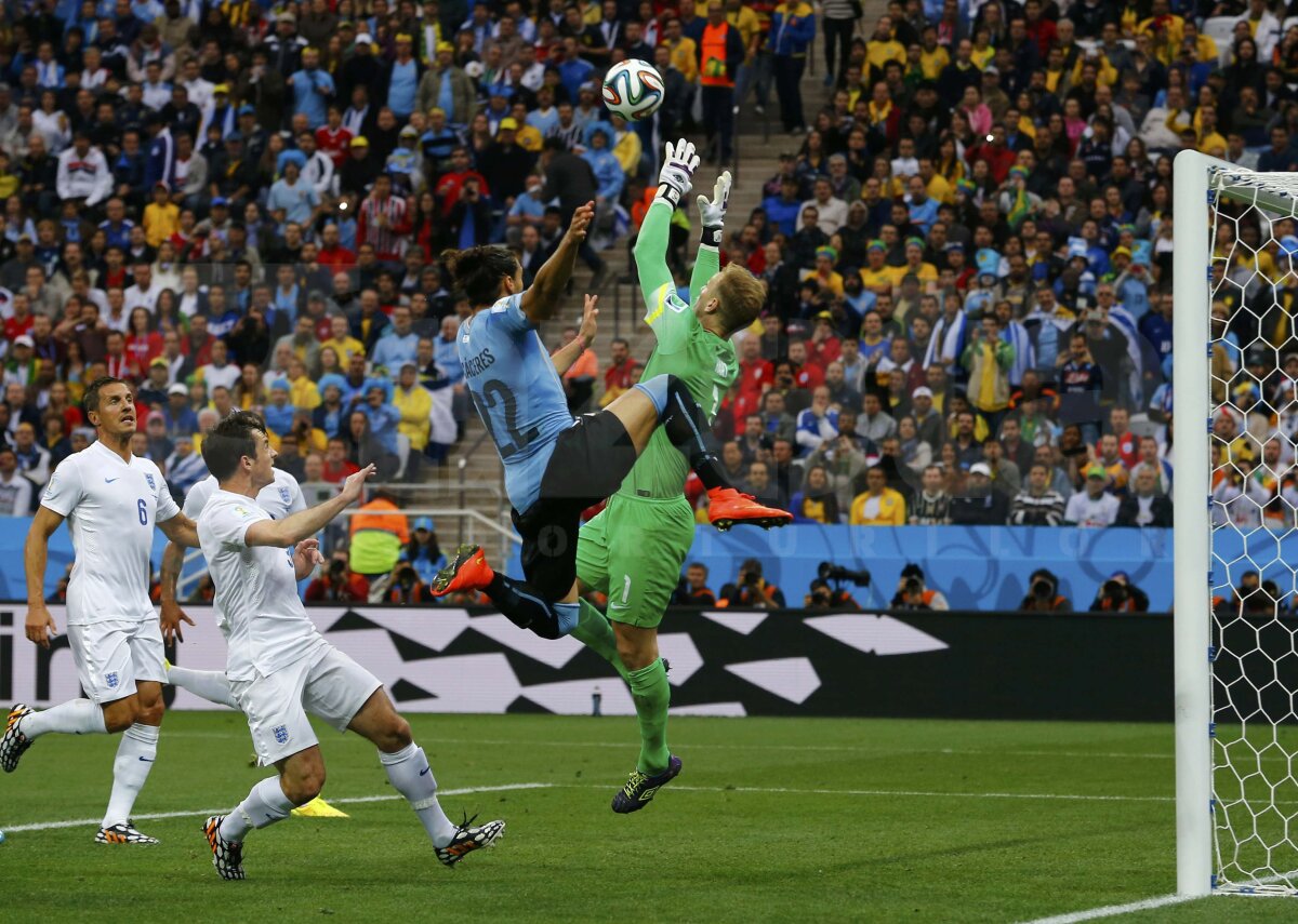 VIDEO şi FOTO Uruguay - Anglia 2-1 » Luis Suarez păstrează speranţele sud-americanilor! Englezii sînt aproape eliminaţi