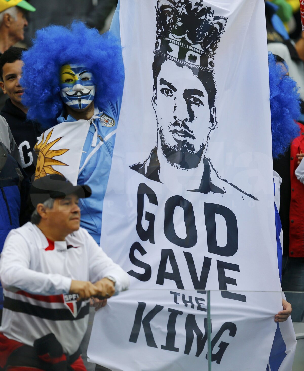 VIDEO şi FOTO Uruguay - Anglia 2-1 » Luis Suarez păstrează speranţele sud-americanilor! Englezii sînt aproape eliminaţi