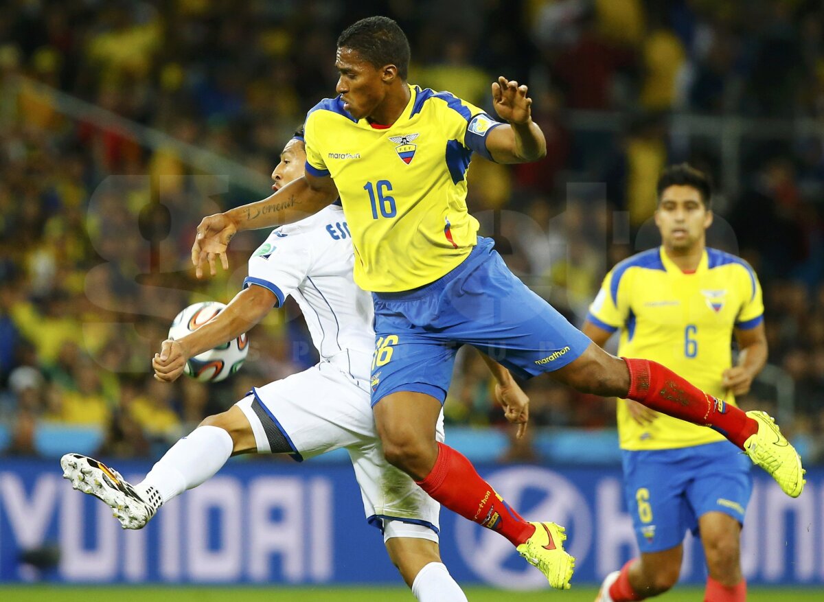 VIDEO şi FOTO Ecuador învinge Honduras 2-1 şi păstrează vie speranţa unei calificări în "optimi" » Meci decisiv contra Franţei