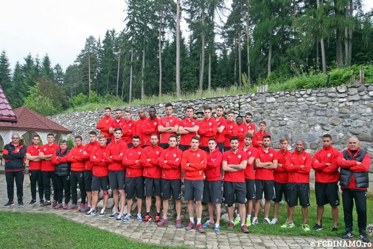 FOTO "Cîinii" 2014 » Poză specială făcută de dinamovişti în cantonamentul de la Săcele: "Tragem tare să dominăm adversarii"