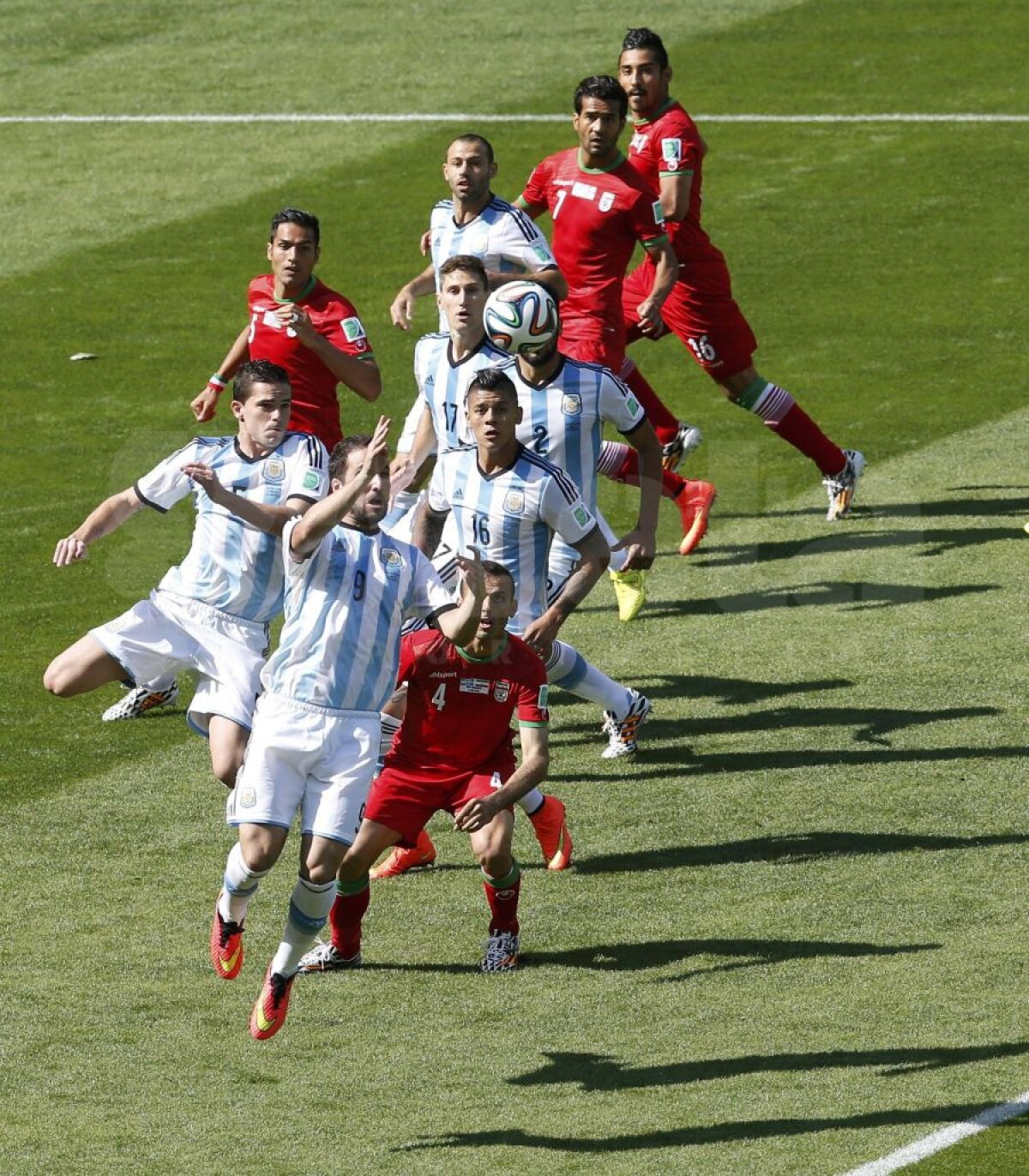 VIDEO+FOTO Salvatorul Messi » Iranul a rezistat 90 de minute în faţa Argentinei, 0-1, dar a scăpat egalul în prelungiri