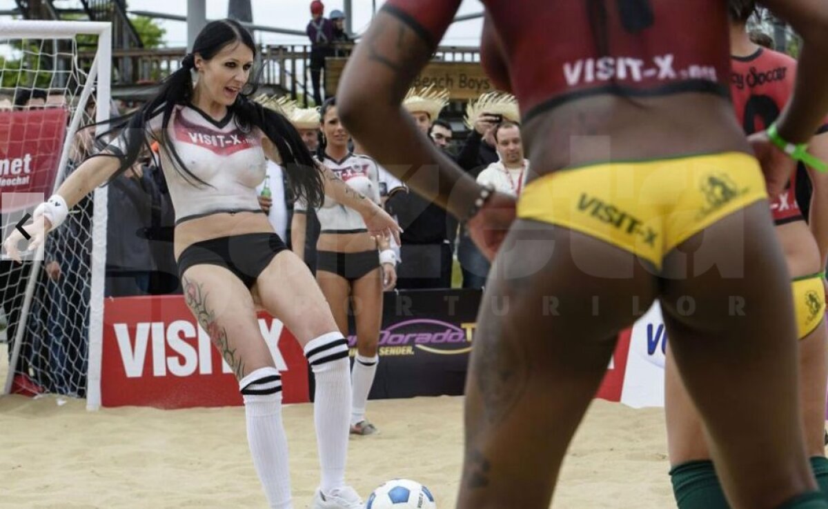 VIDEO+FOTO Mondial incendiar » Modele topless s-au înfruntat într-un meci de fotbal pe plajă!