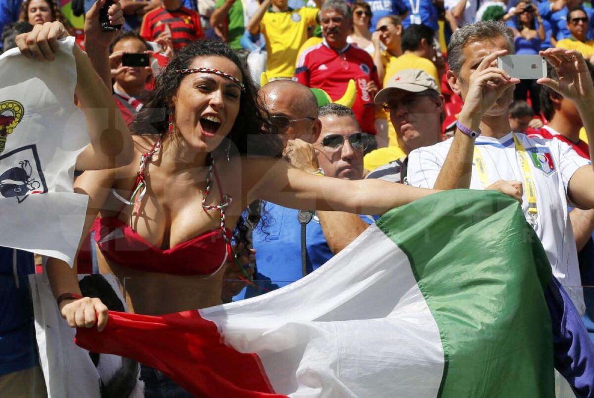 GALERIE FOTO Cele mai frumoase femei de la Mondial: o serie de instantanee de care nu te-ai plictisi niciodată ;)