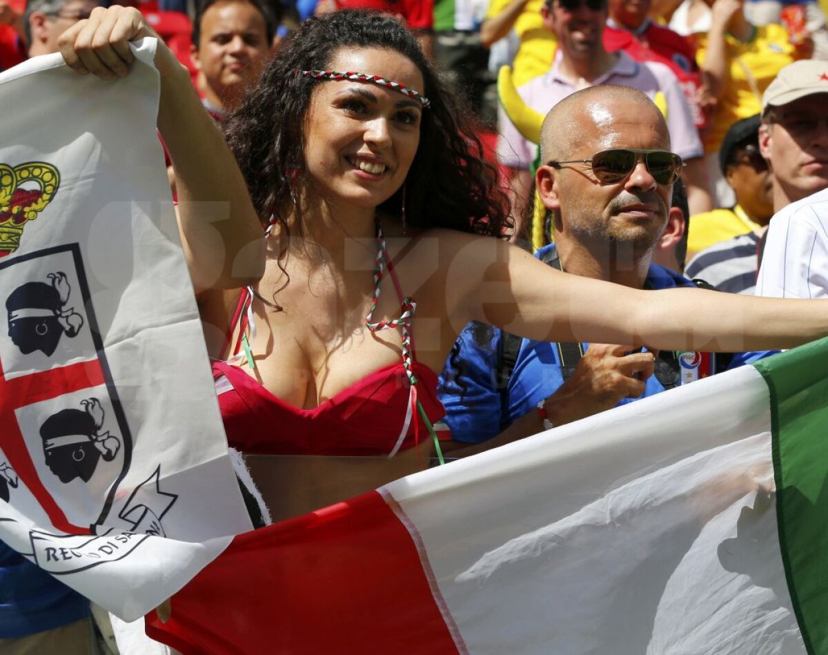 GALERIE FOTO Cele mai frumoase femei de la Mondial: o serie de instantanee de care nu te-ai plictisi niciodată ;)