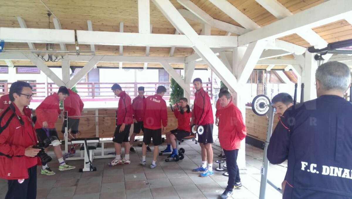 GALERIE FOTO Trag de fiare după o zi de pauză » Antrenament de forţă pentru dinamovişti