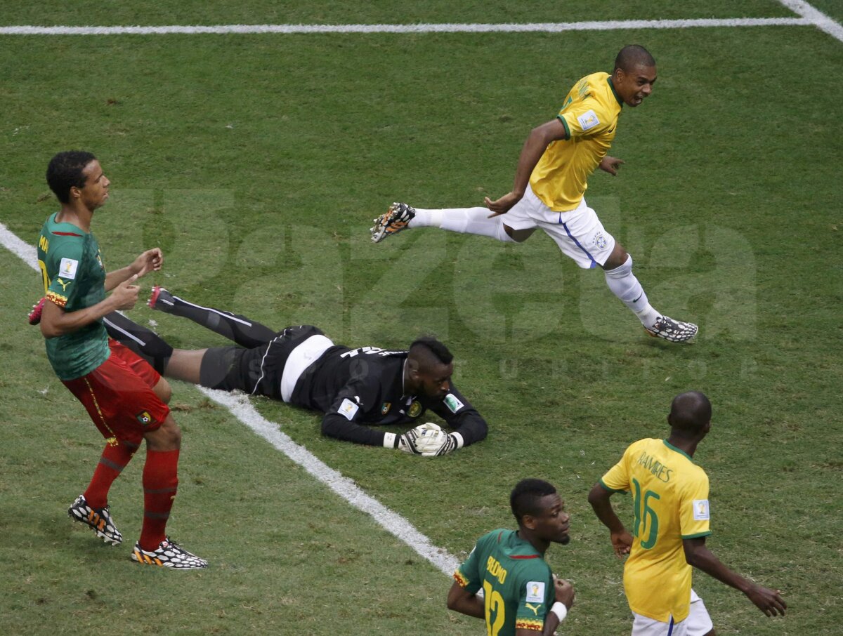 VIDEO şi FOTO Camerun - Brazilia 1-4 » Selecao joacă în optimi cu Chile!