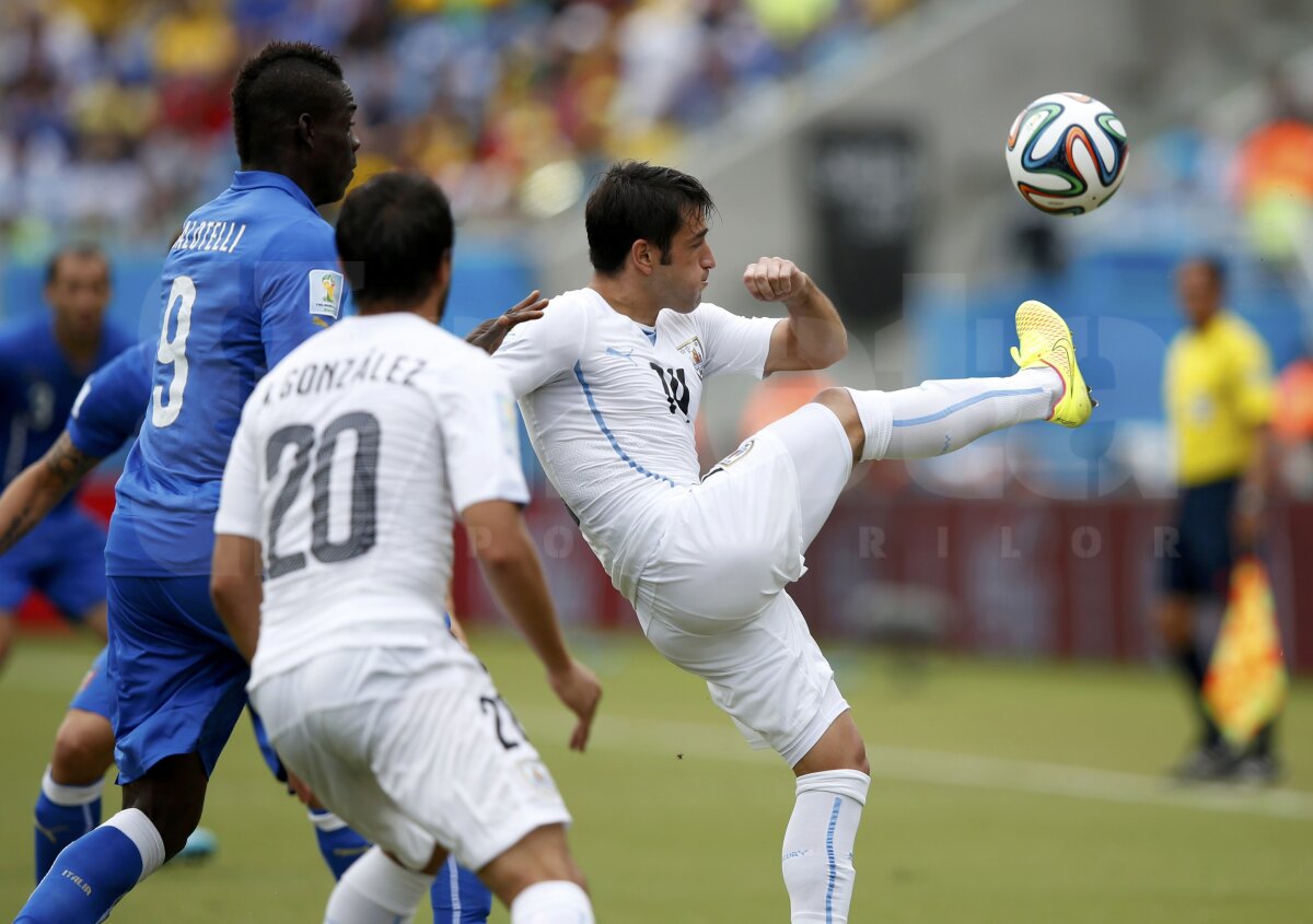 VIDEO + FOTO Uruguay - Italia 1-0 » "Squadra Azzurra" părăseşte competiţia încă din faza grupelor